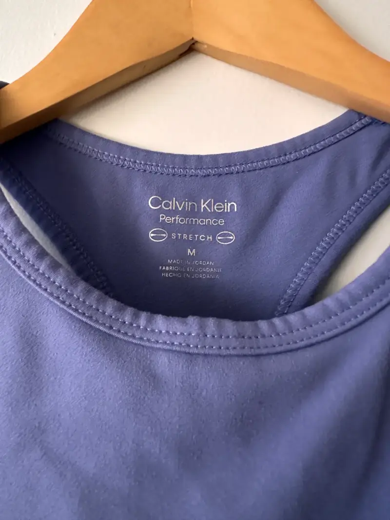 Top deportivo Calvin Klein morado - 3