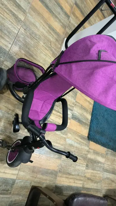 Triciclo para niños Bebeglo morado con toldo - miniatura 2
