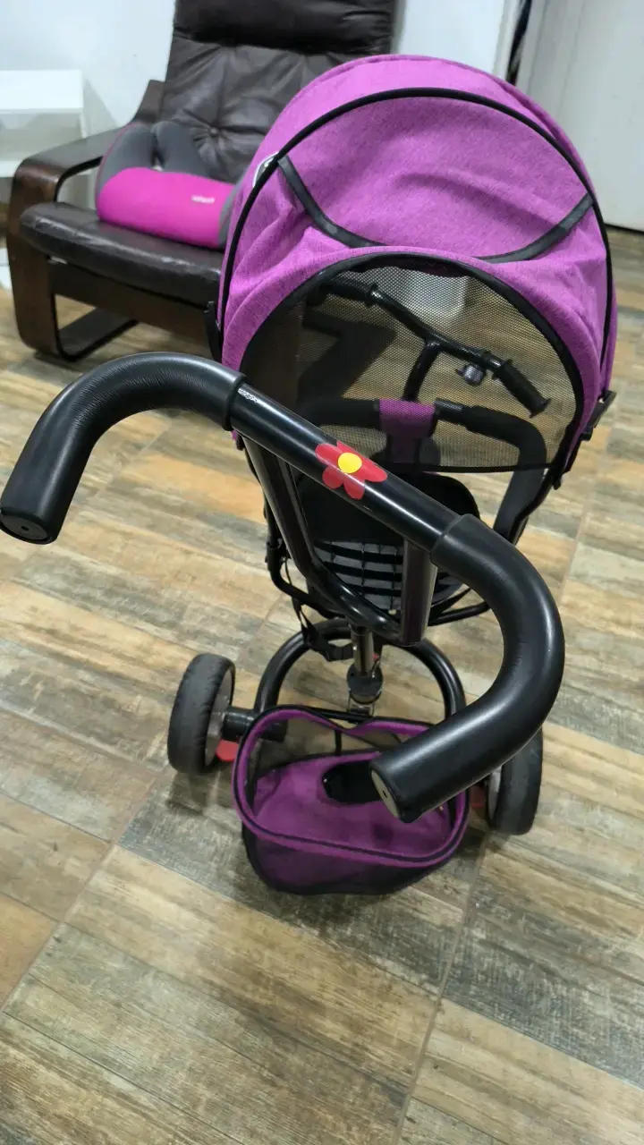 Triciclo para niños Bebeglo morado con toldo - 3
