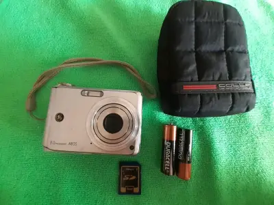 Cámara digital GE A835 8MP con estuche - miniatura 1