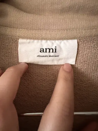Polerón beige con cierre Ami - miniatura 2