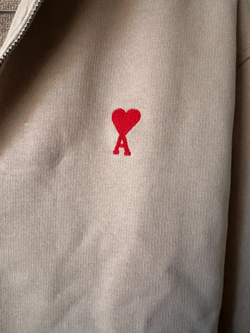 Polerón beige con cierre Ami - 3