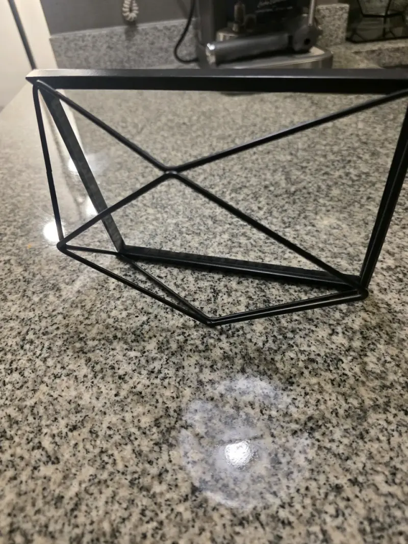 Marco decorativo geométrico de metal negro - 4