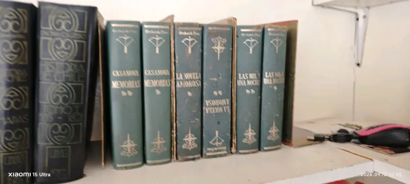 Colección de libros antiguos de historia y literatura