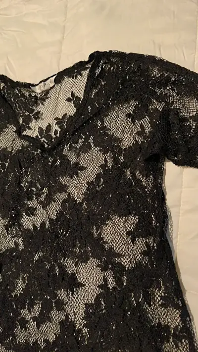 Blusa de encaje negra para mujer - miniatura 3