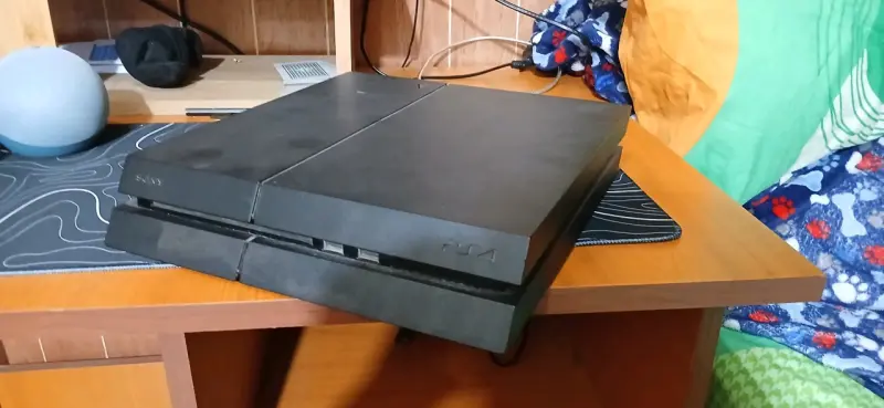 Consola PS4 con dos juegos y dos controles - 2