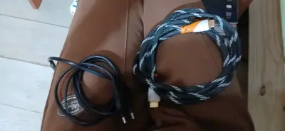 Consola PS4 con dos juegos y dos controles - miniatura 6