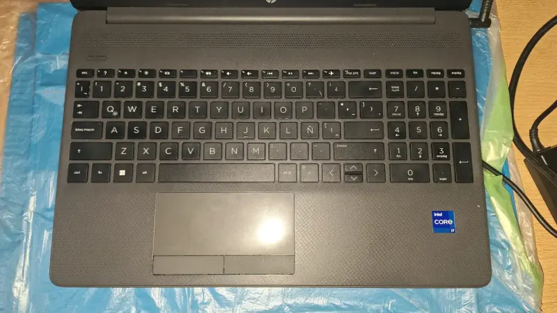 Notebook HP Intel i7 11° Generación 15.5 pulgadas - 4