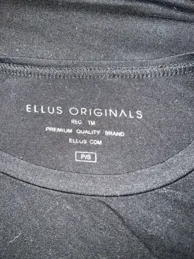 Polera negra Ellus Originals con diseño frontal - miniatura 3