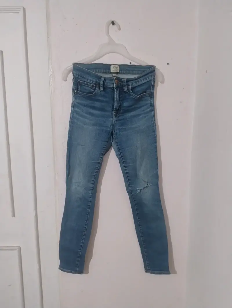 Jeans ajustados de mezclilla azul para mujer