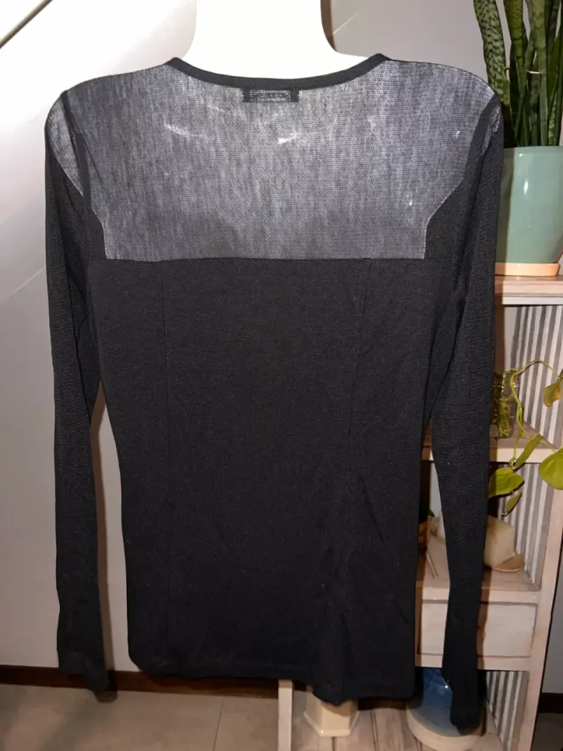 Polera negra EFESIS con transparencia - 2
