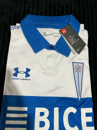 Camiseta de fútbol Under Armour Universidad Católica - miniatura 1