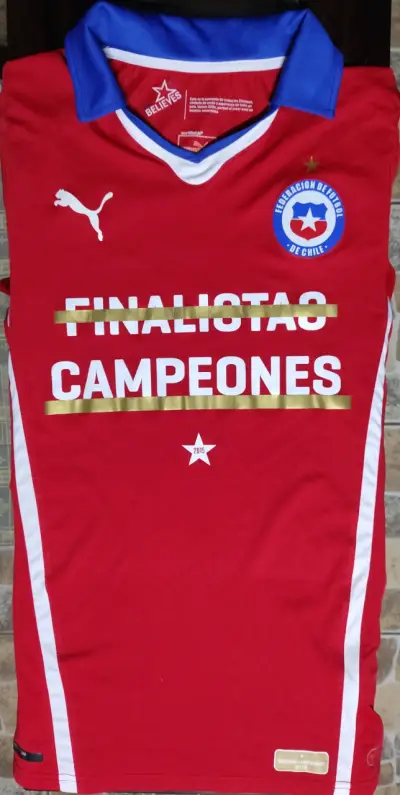 Camiseta Roja Chile Campeones 2015 Puma - miniatura 1