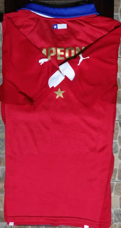 Camiseta Roja Chile Campeones 2015 Puma - miniatura 4