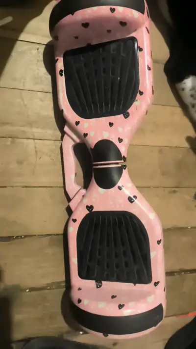 Hoverboard rosa con diseño de corazones - miniatura 1