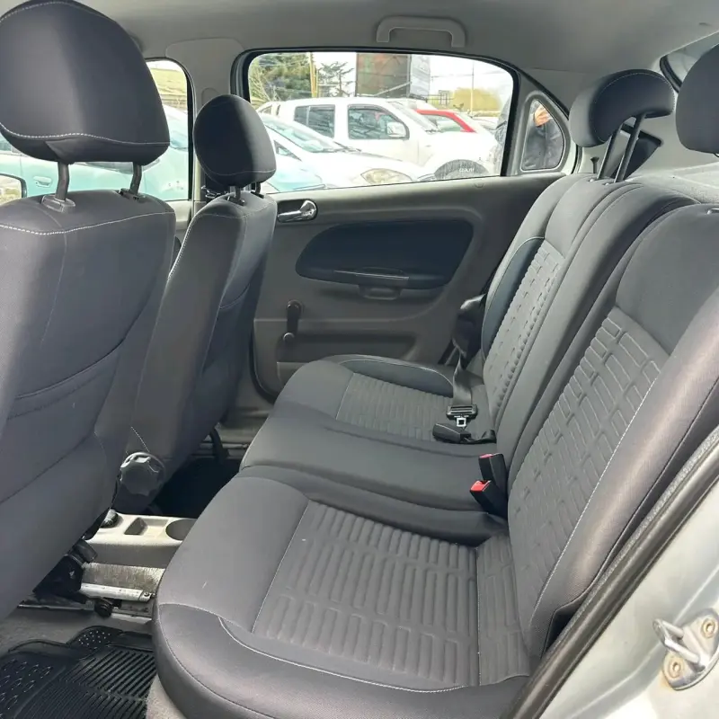 Volkswagen Gol Hatchback 2016 en buen estado - 5