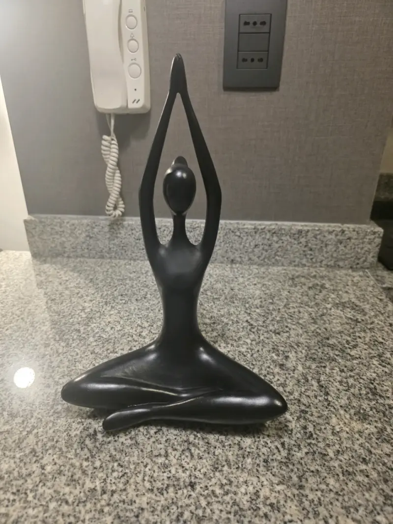Escultura Decorativa de Figura Humana en Yoga - 3