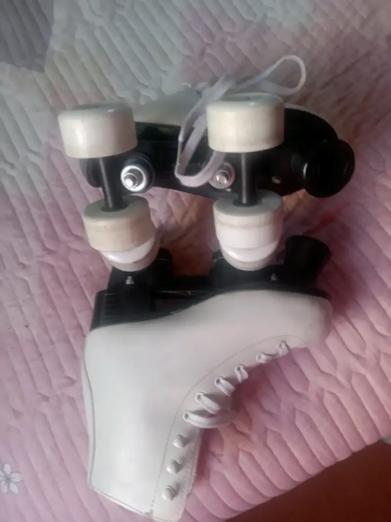 Patines de Cuatro Ruedas Blancos para Adulto - 4