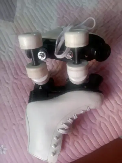 Patines de Cuatro Ruedas Blancos para Adulto - miniatura 4