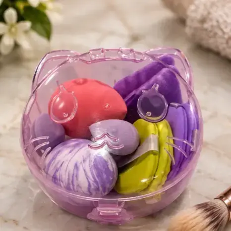 Set de esponjas de maquillaje en estuche de gato