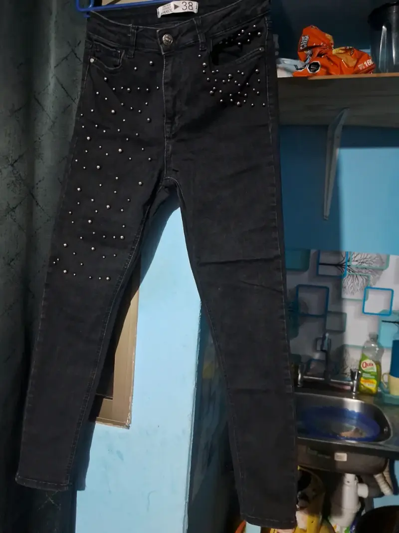 Jeans negros con tachas talla 38 - 3
