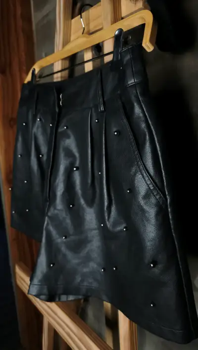 Short simil cuero StudioF - miniatura 2