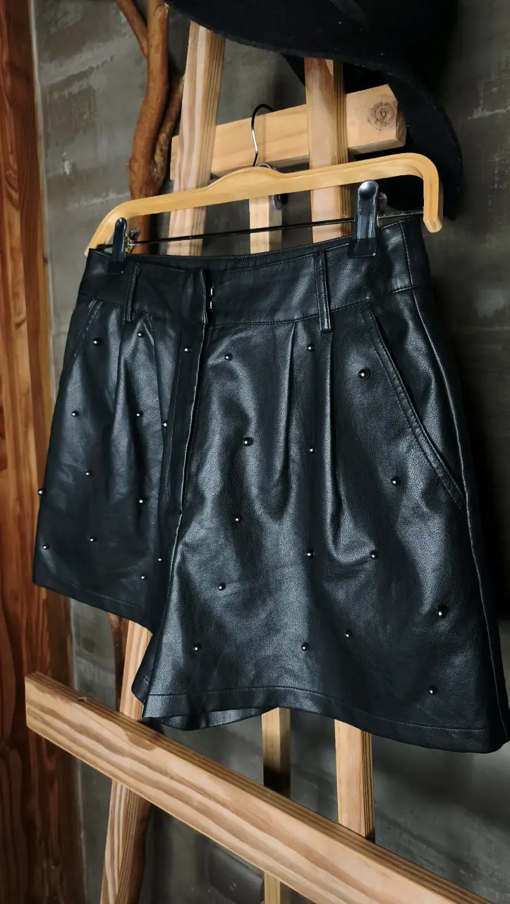 Short simil cuero StudioF - 3