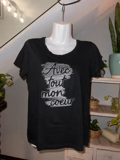Polera negra Zara con diseño 'Avec tout mon coeur' - miniatura 1