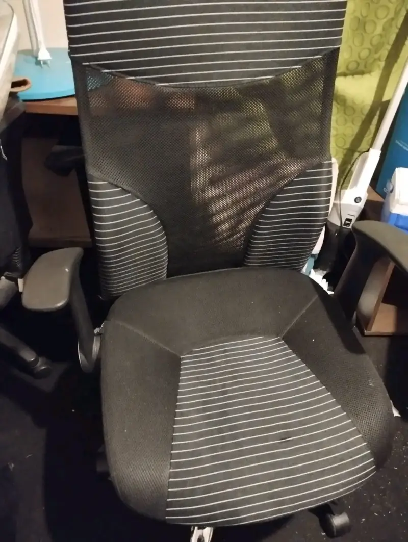 Silla de oficina ergonómica con respaldo de malla