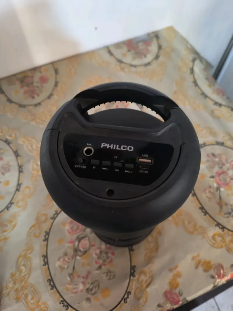 Parlante Bluetooth Philco portátil negro - 2