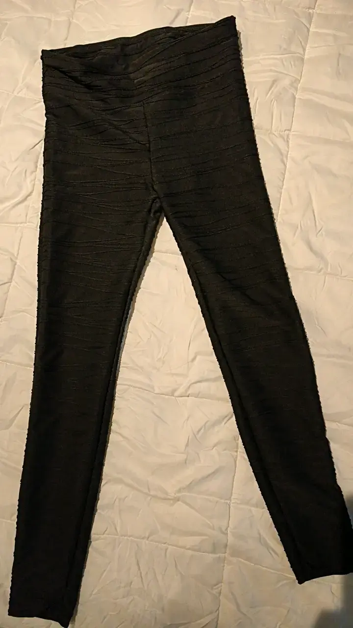 Calzas leggins strech negros con diseño - 1