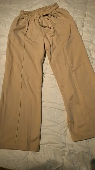 Pantalones buzo beige pata ancha - miniatura 1