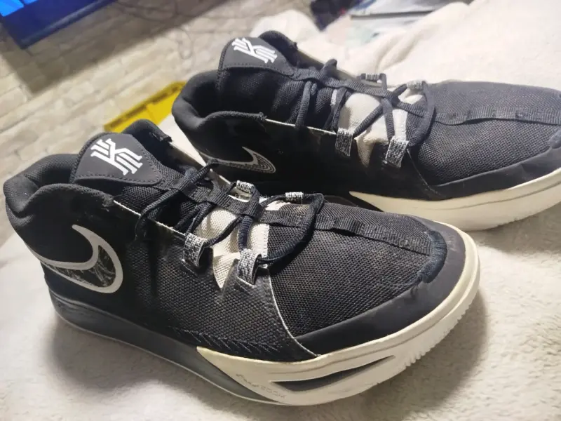 Zapatillas deportivas negras Nike Kyrie 31 cm - 1