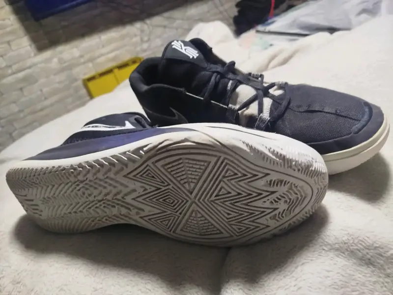 Zapatillas deportivas negras Nike Kyrie 31 cm - 2