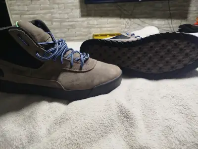 Botas de senderismo The North Face marrón y negro - miniatura 1