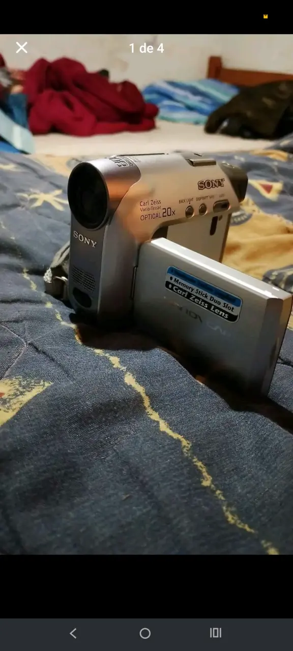Videocámara Sony Handycam con Zoom Óptico 20x - 1