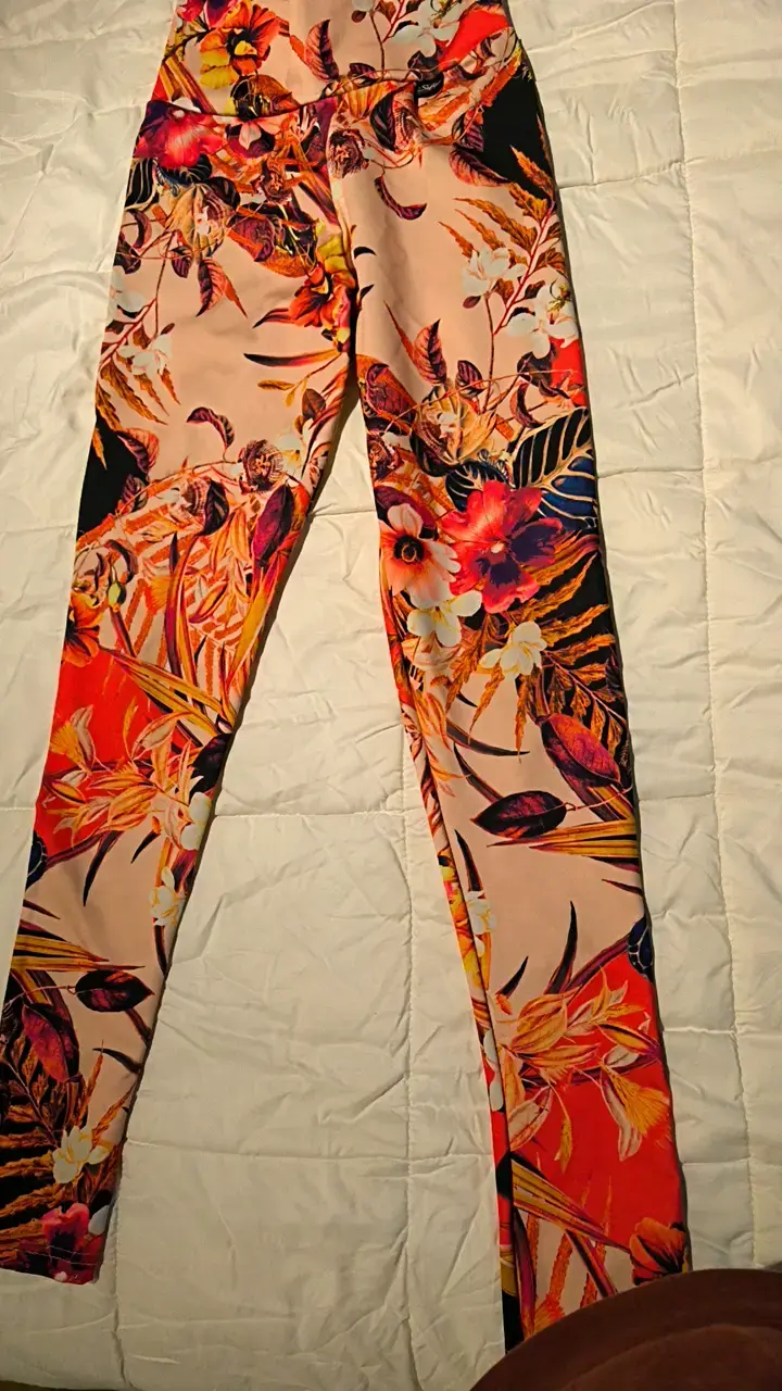 Leggings deportivos con estampado floral vibrante - 2