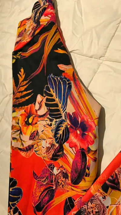 Leggings deportivos con estampado floral vibrante - miniatura 5