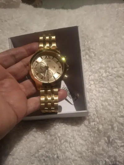 Reloj Guess dorado para hombre con cronógrafo - miniatura 1