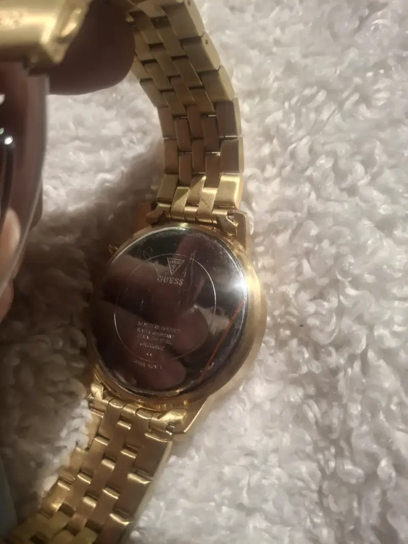 Reloj Guess dorado para hombre con cronógrafo - 3