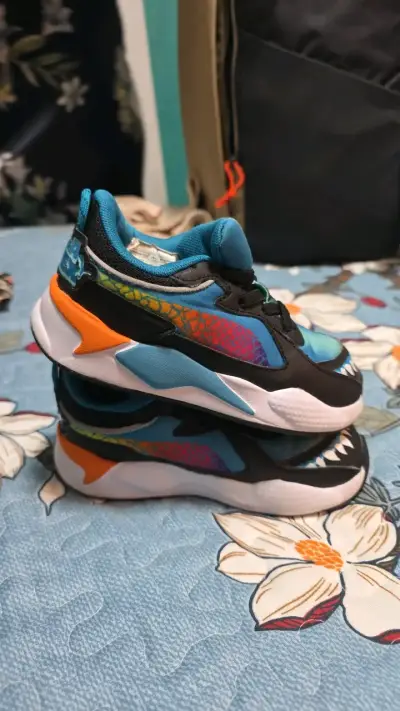 Zapatillas deportivas infantiles coloridas - miniatura 2