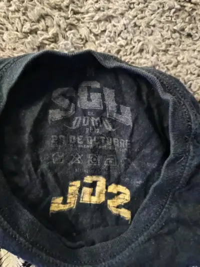 Polera negra con diseño de concierto SGL El Domo - miniatura 3