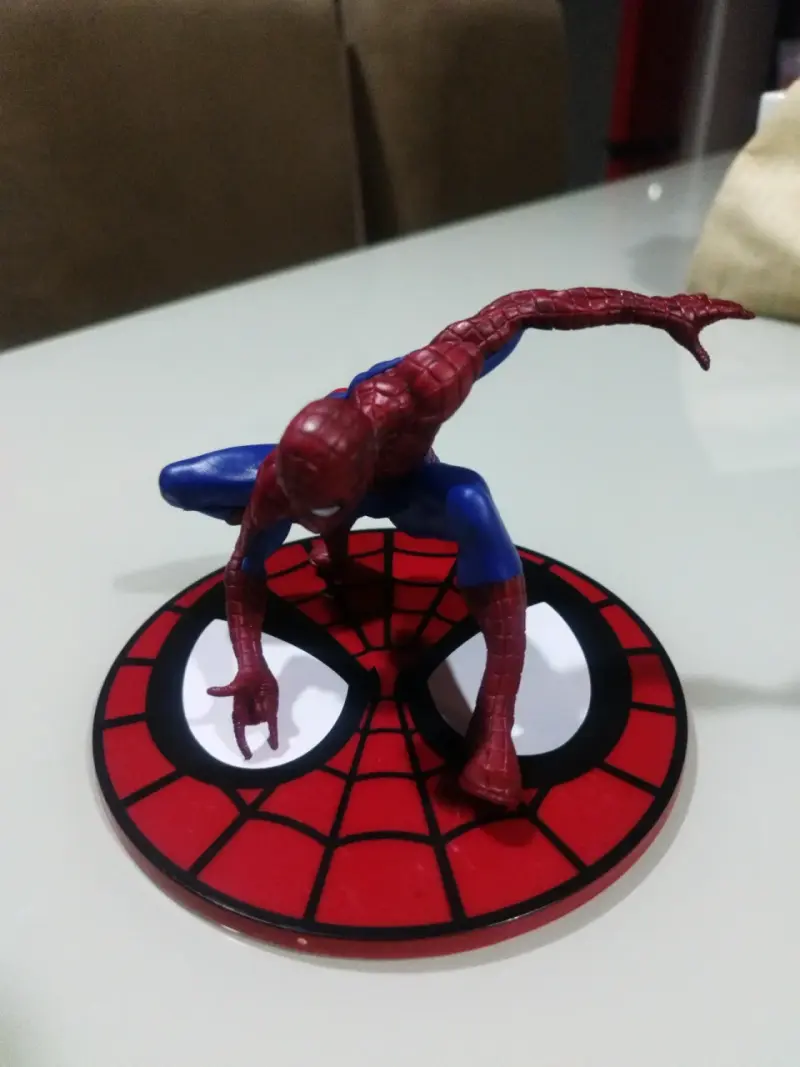 Figura de acción de Spider-Man en pose dinámica - 2