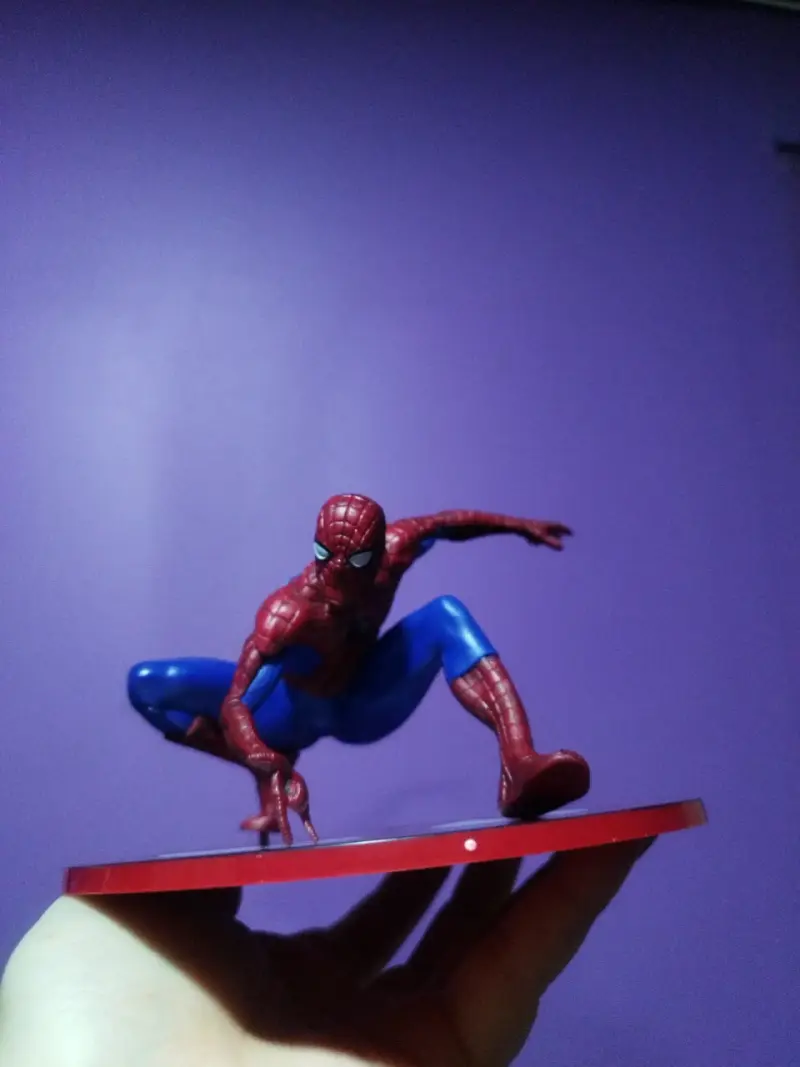 Figura de acción de Spider-Man en pose dinámica - 4