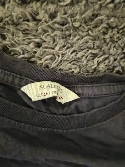 Polera Scalpers gris con diseño de calavera - miniatura 3