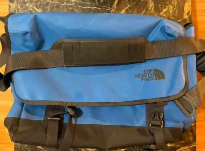 Bolso impermeable azul The North Face - miniatura 1