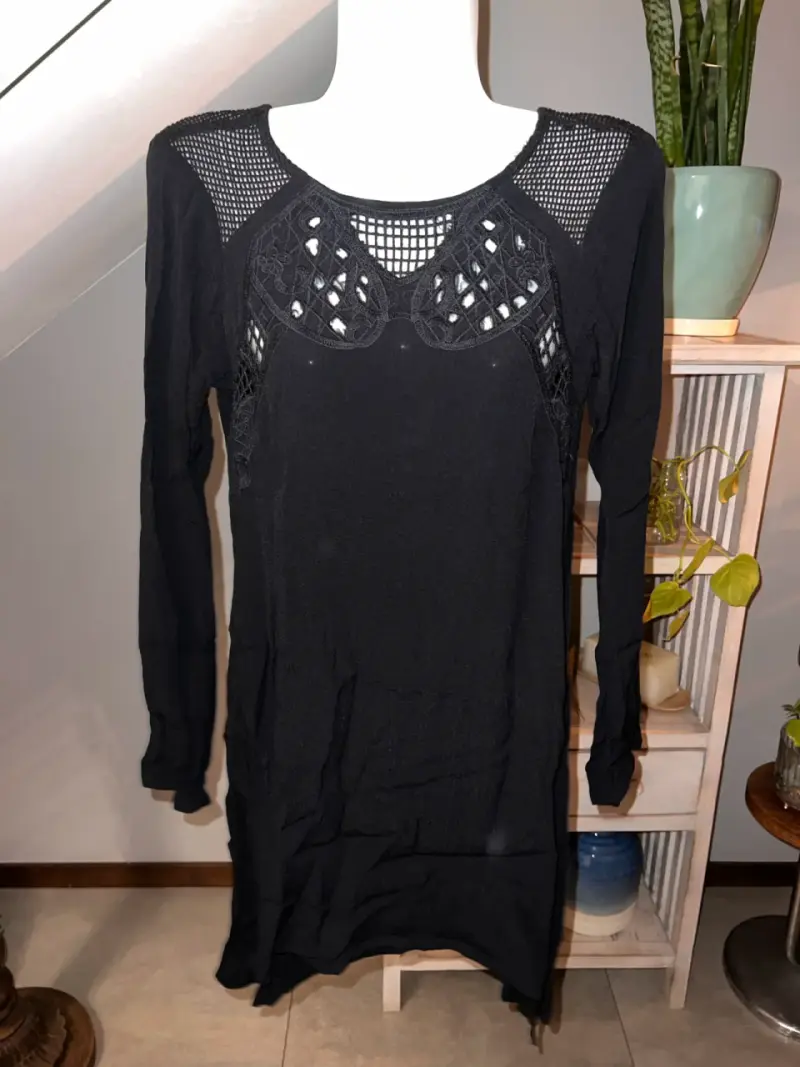 Vestido negro de encaje Umbrale - 1
