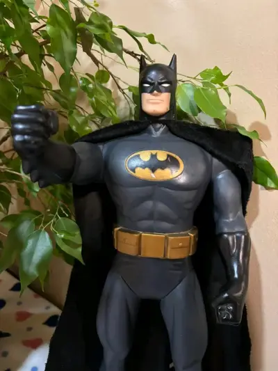 Figura de acción Batman 50cm. Con capa negra - miniatura 3