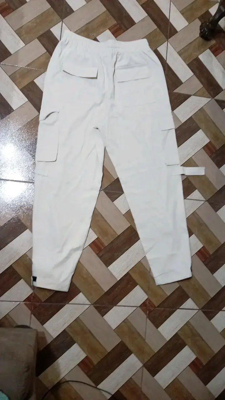 Pantalones cargo unisex color crema - 2