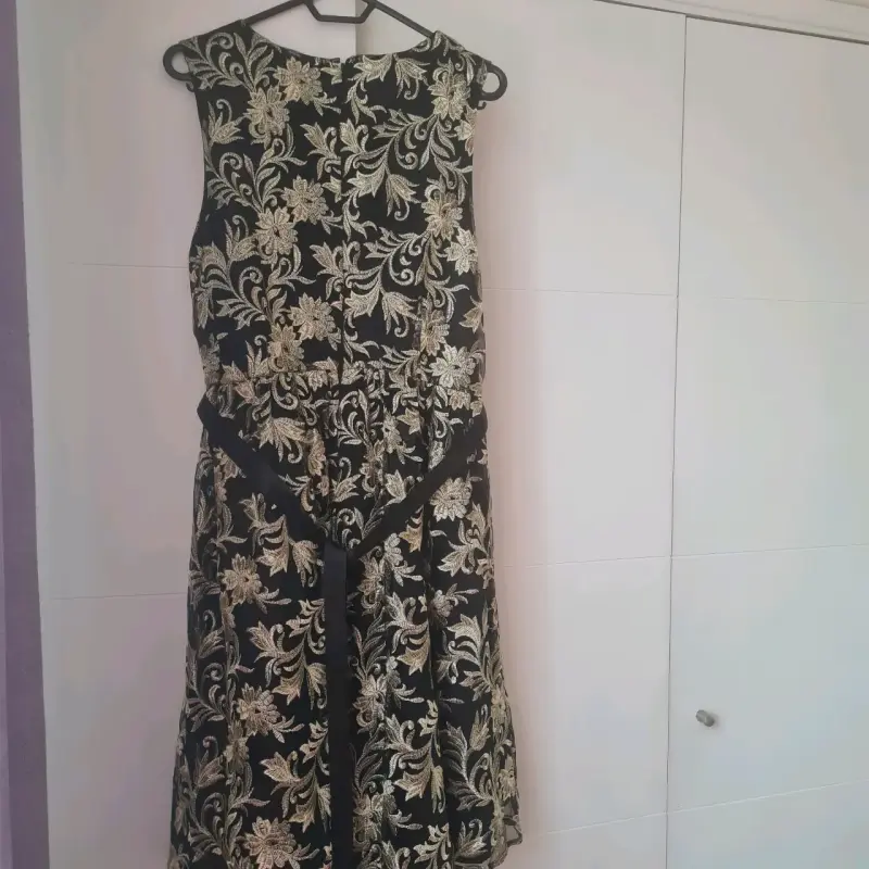 Vestido de fiesta negro con bordado dorado - 2